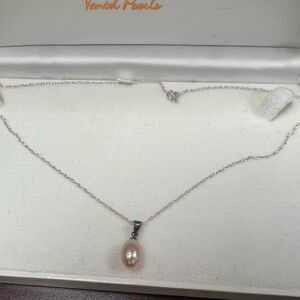 Vantel Pearls Pink Pearl Necklace on Silver Chain